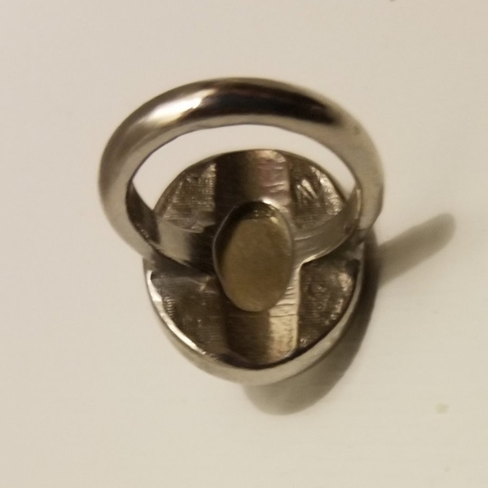 vintage silvertone ring with eerily beautiful gray stone - Picture 7 of 12